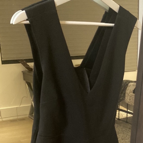 Black v-neck A-line dress. Best for events, banquets, business formal, dates,etc - Picture 3 of 5